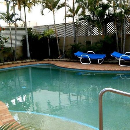 Budds Beach Apartments Surfers Paradise Esterno foto