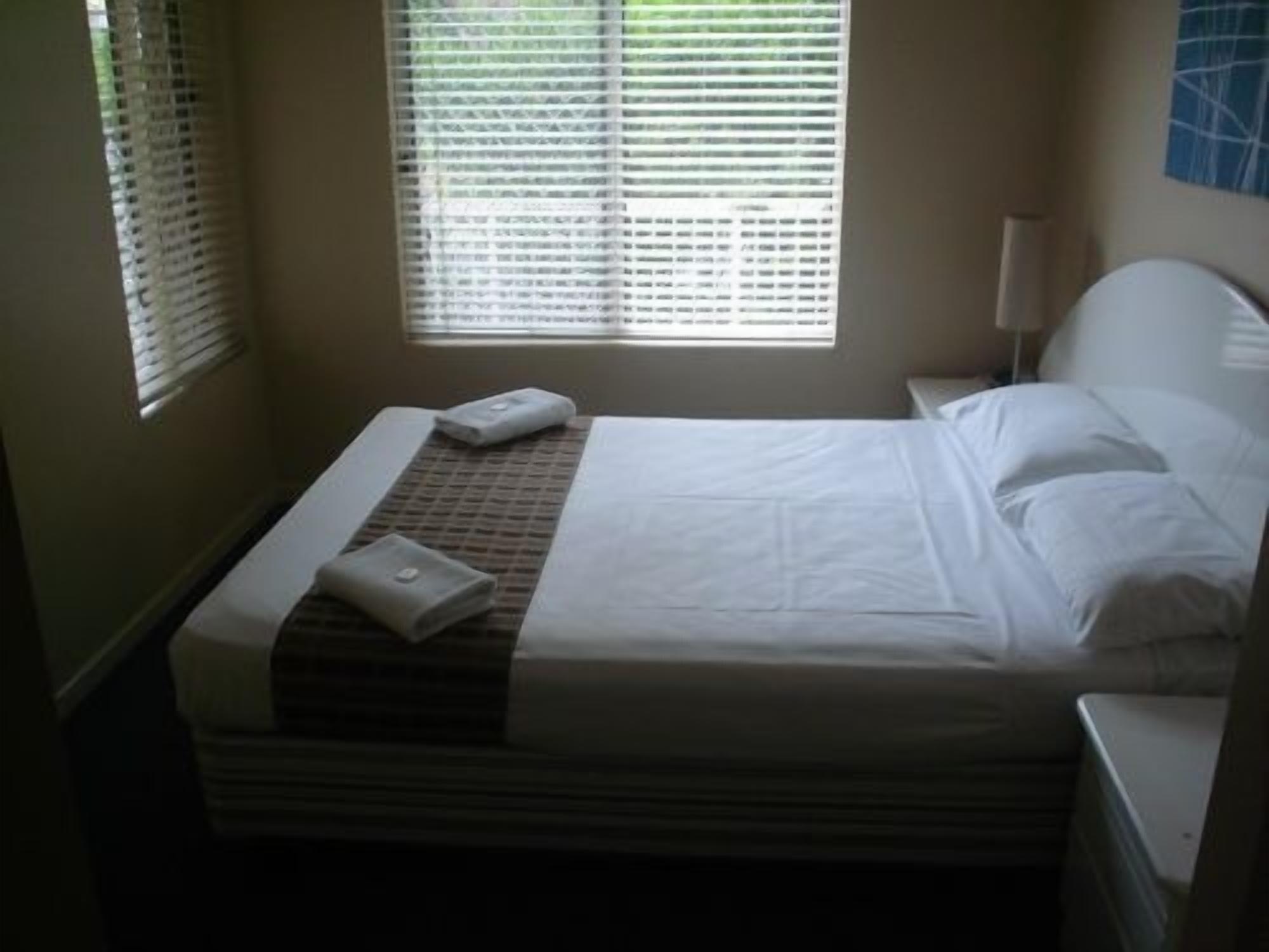 Budds Beach Apartments Surfers Paradise Esterno foto