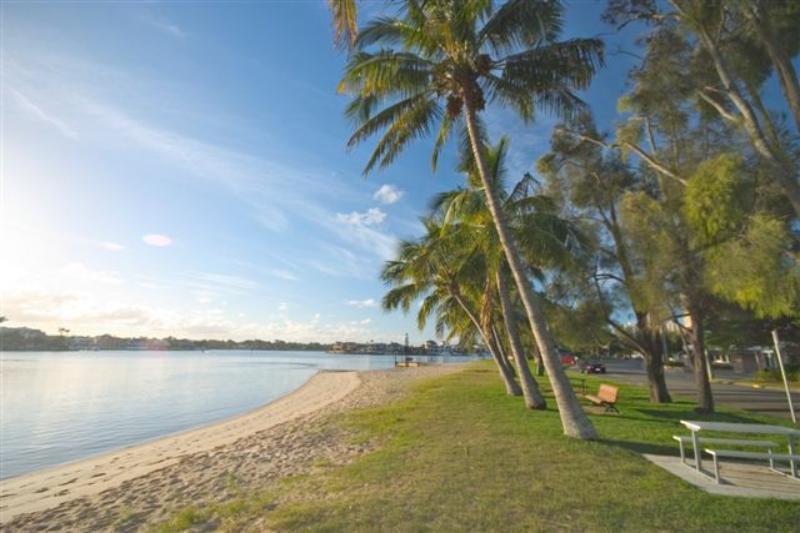 Budds Beach Apartments Surfers Paradise Esterno foto